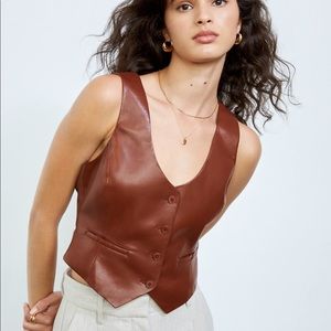 Aritzia Wilfred vegan leather vest in black